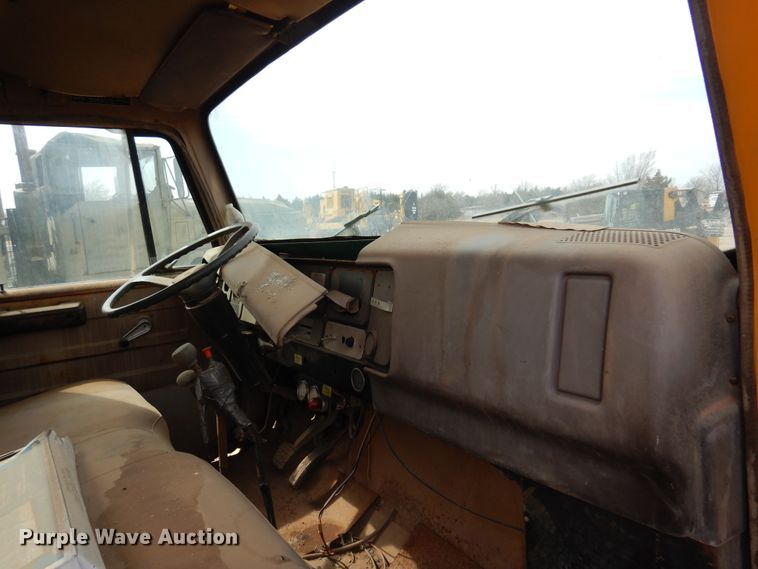 image for item DK4396 1982 International S1954  dump truck