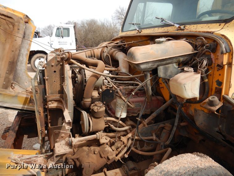 image for item DK4396 1982 International S1954  dump truck