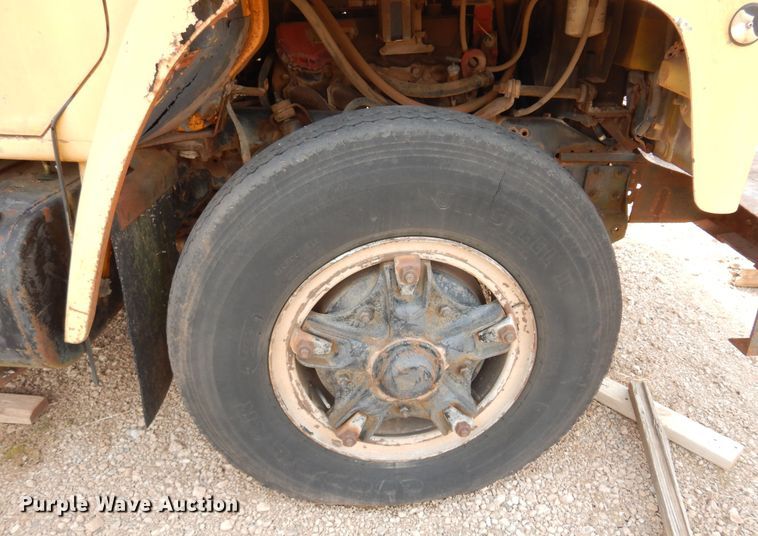 image for item DK4396 1982 International S1954  dump truck