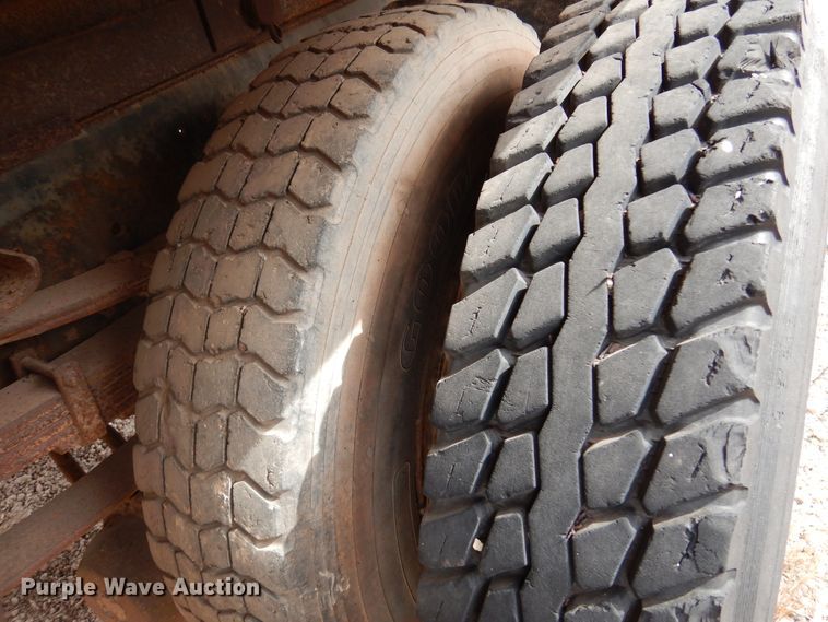 image for item DK4396 1982 International S1954  dump truck