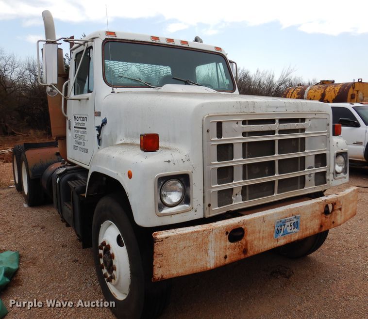 image for item DK4397 1985 International Navistar 2574  semi truck