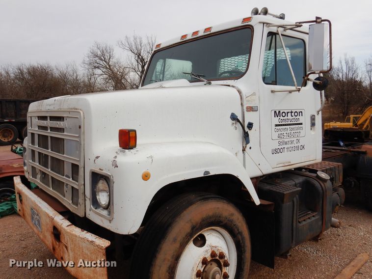 image for item DK4397 1985 International Navistar 2574  semi truck