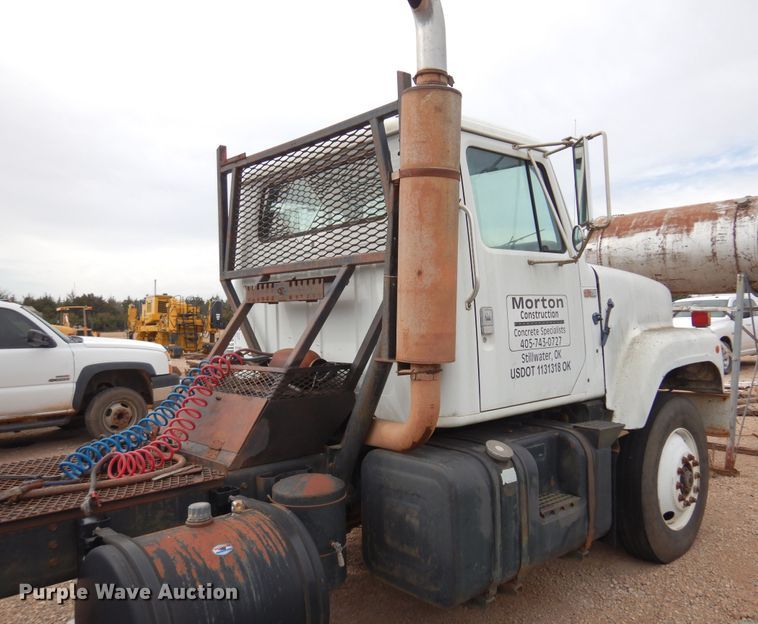 image for item DK4397 1985 International Navistar 2574  semi truck