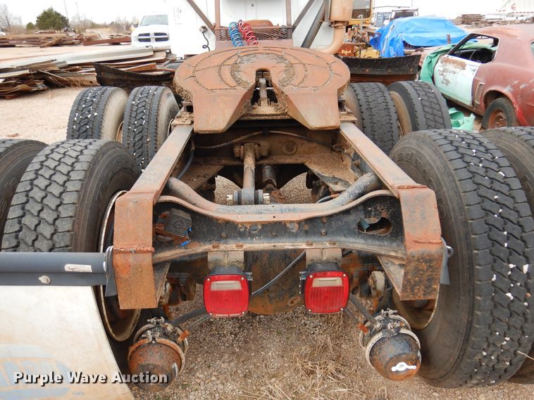 image for item DK4397 1985 International Navistar 2574  semi truck