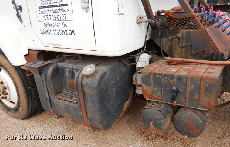 image for item DK4397 1985 International Navistar 2574  semi truck