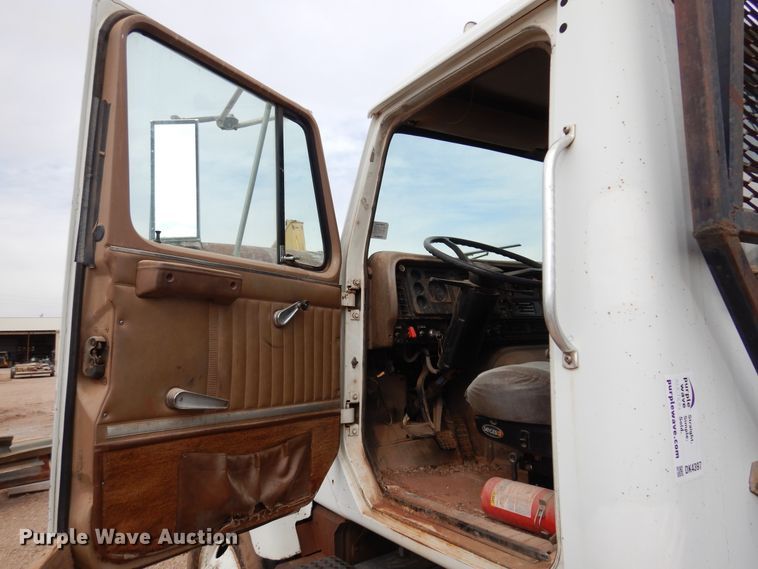 image for item DK4397 1985 International Navistar 2574  semi truck