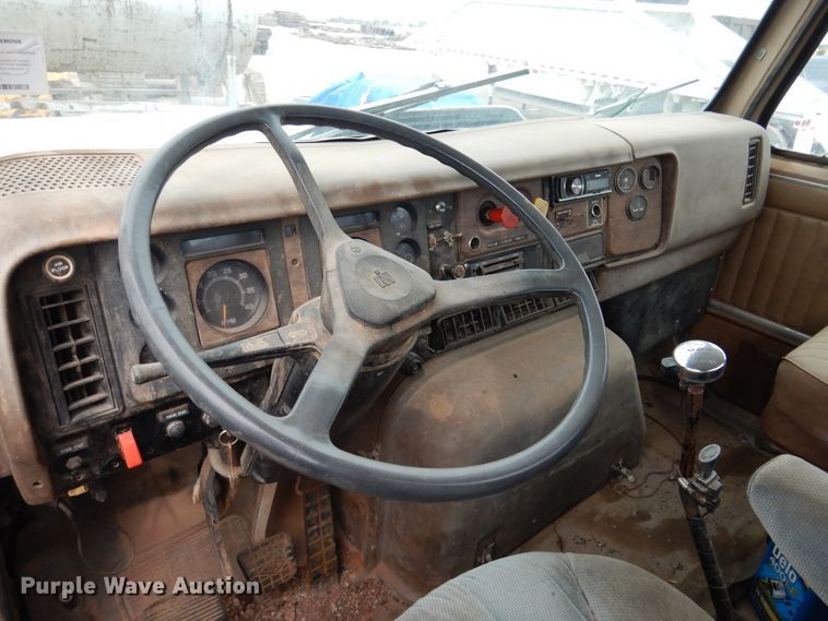 image for item DK4397 1985 International Navistar 2574  semi truck