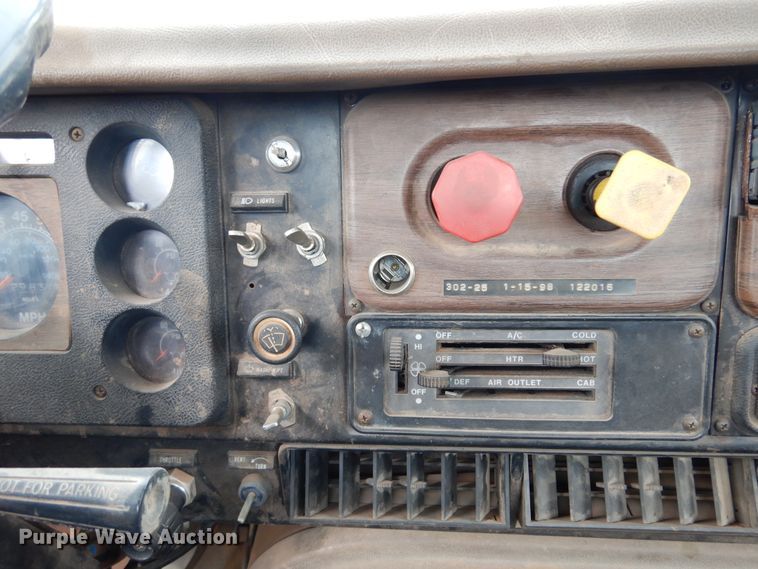 image for item DK4397 1985 International Navistar 2574  semi truck