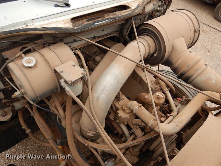 image for item DK4397 1985 International Navistar 2574  semi truck