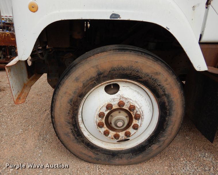 image for item DK4397 1985 International Navistar 2574  semi truck