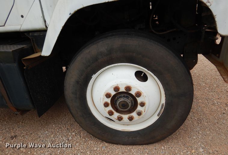 image for item DK4397 1985 International Navistar 2574  semi truck