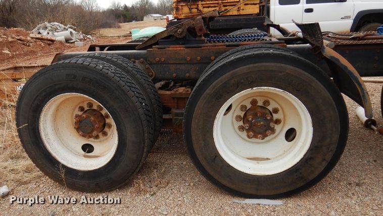 image for item DK4397 1985 International Navistar 2574  semi truck