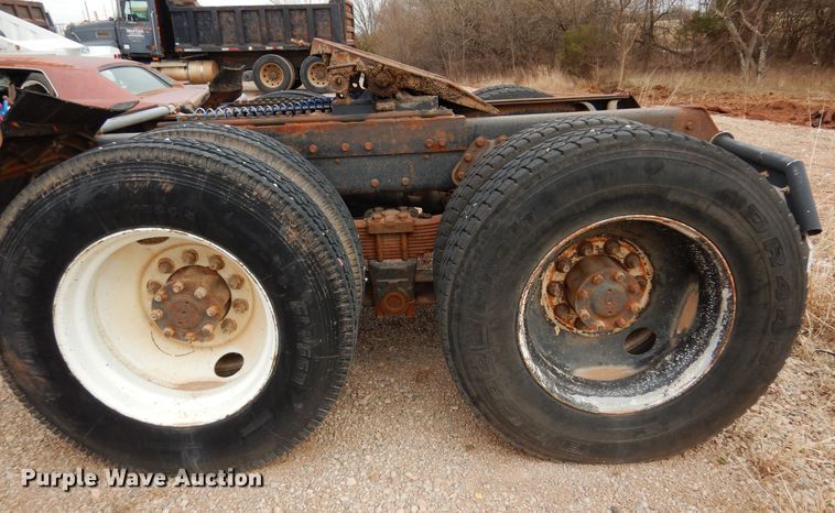 image for item DK4397 1985 International Navistar 2574  semi truck