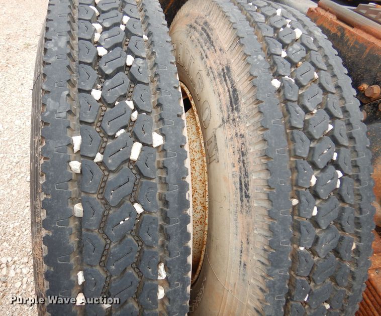 image for item DK4397 1985 International Navistar 2574  semi truck