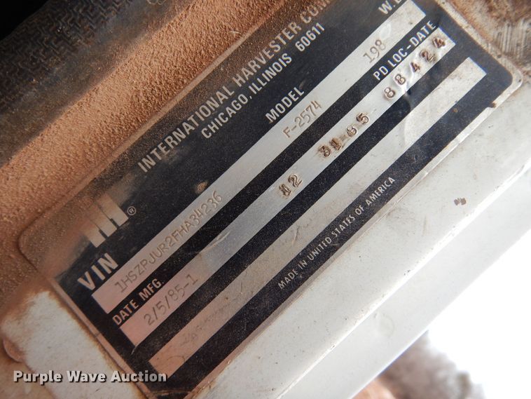 image for item DK4397 1985 International Navistar 2574  semi truck