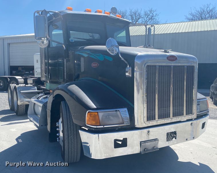 image for item DM3997 2006 Peterbilt 385  semi truck