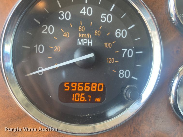 image for item DM3997 2006 Peterbilt 385  semi truck