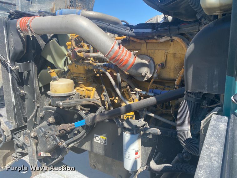 image for item DM3997 2006 Peterbilt 385  semi truck