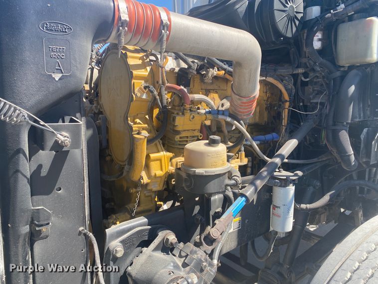 image for item DM3997 2006 Peterbilt 385  semi truck