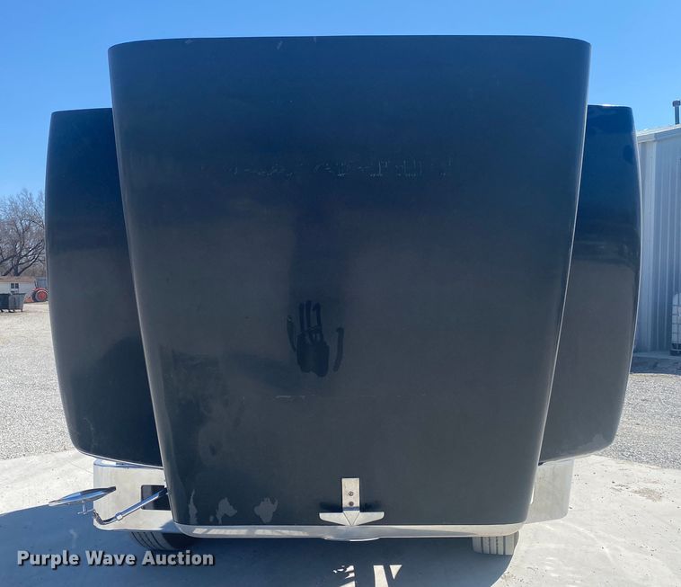 image for item DM3997 2006 Peterbilt 385  semi truck