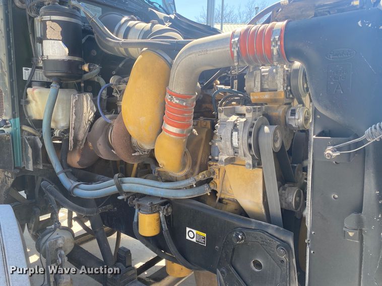 image for item DM3997 2006 Peterbilt 385  semi truck