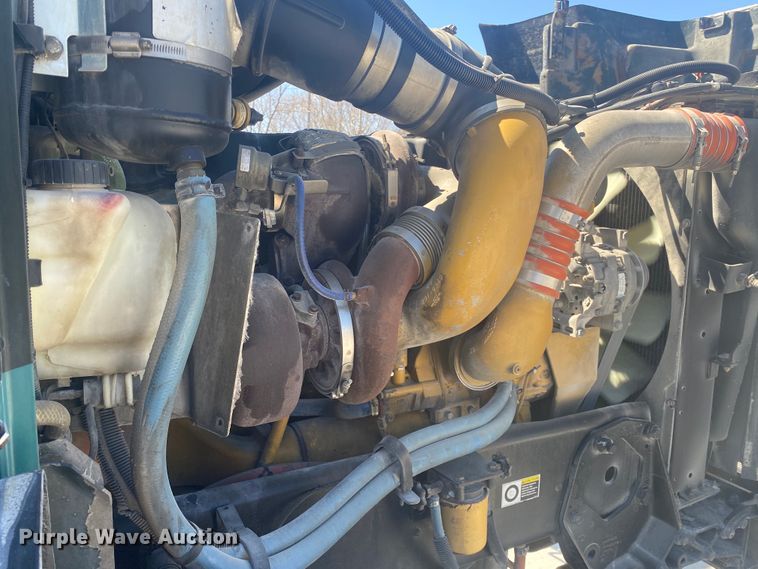 image for item DM3997 2006 Peterbilt 385  semi truck