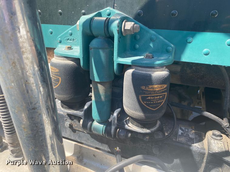 image for item DM3997 2006 Peterbilt 385  semi truck