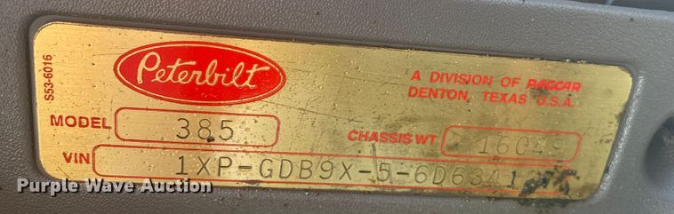 image for item DM3997 2006 Peterbilt 385  semi truck
