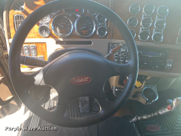 image for item DM3998 2007 Peterbilt 379  semi truck