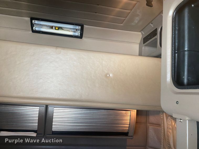 image for item DM3998 2007 Peterbilt 379  semi truck