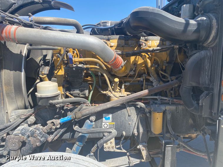 image for item DM3998 2007 Peterbilt 379  semi truck