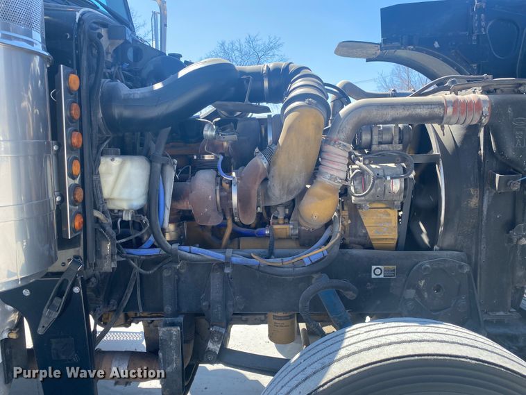 image for item DM3998 2007 Peterbilt 379  semi truck