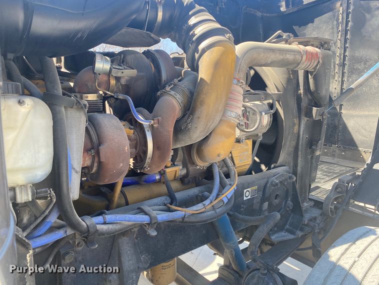 image for item DM3998 2007 Peterbilt 379  semi truck