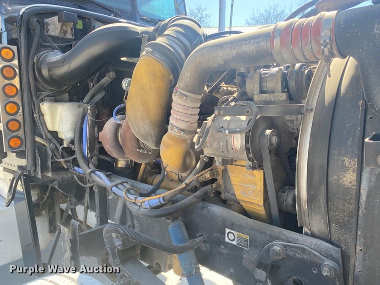 image for item DM3998 2007 Peterbilt 379  semi truck