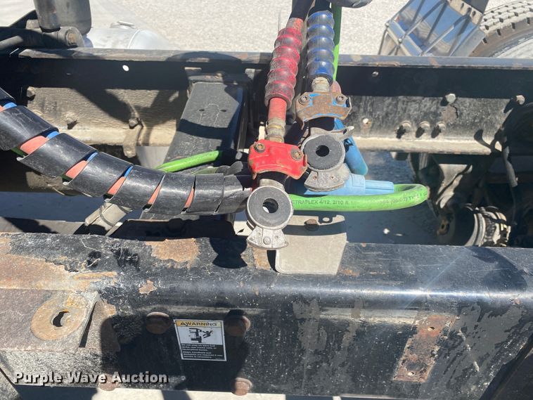 image for item DM3998 2007 Peterbilt 379  semi truck