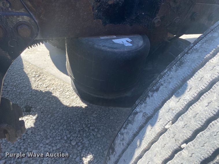 image for item DM3998 2007 Peterbilt 379  semi truck