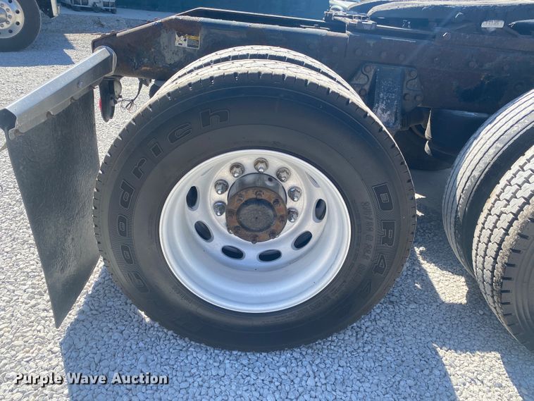 image for item DM3998 2007 Peterbilt 379  semi truck