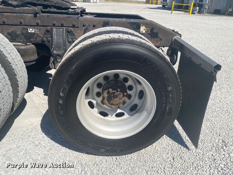 image for item DM3998 2007 Peterbilt 379  semi truck