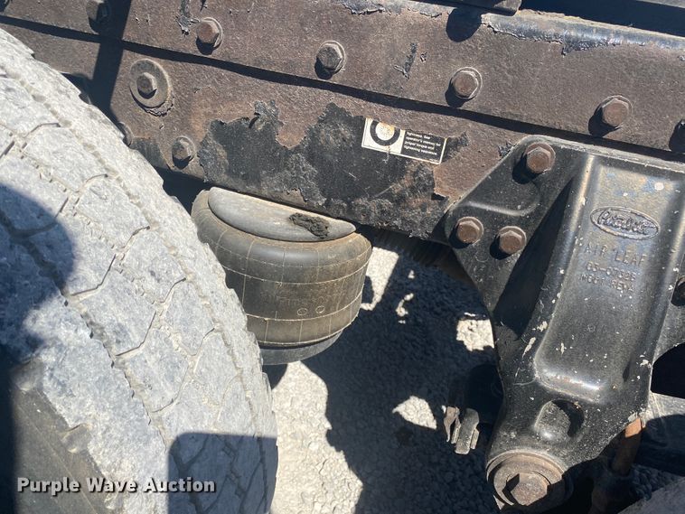 image for item DM3998 2007 Peterbilt 379  semi truck