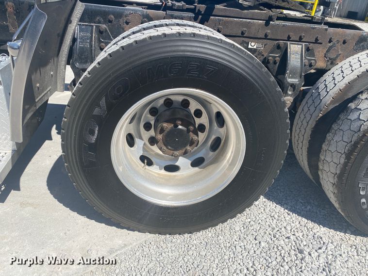 image for item DM3998 2007 Peterbilt 379  semi truck