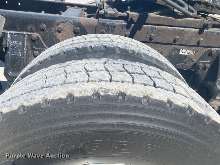 image for item DM3998 2007 Peterbilt 379  semi truck