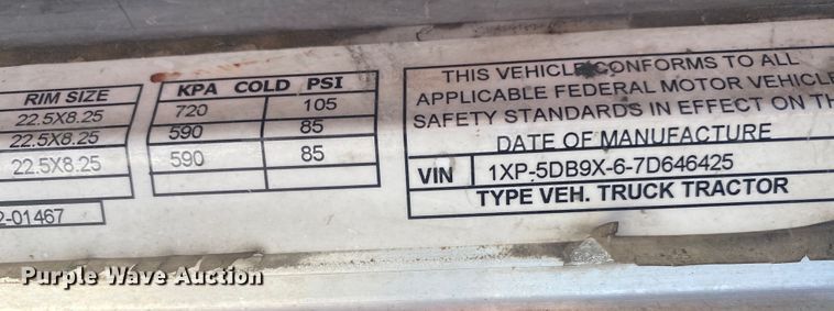 image for item DM3998 2007 Peterbilt 379  semi truck