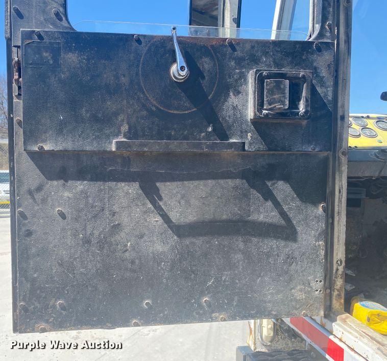 image for item DM3999 1985 Ottawa 30  yard truck