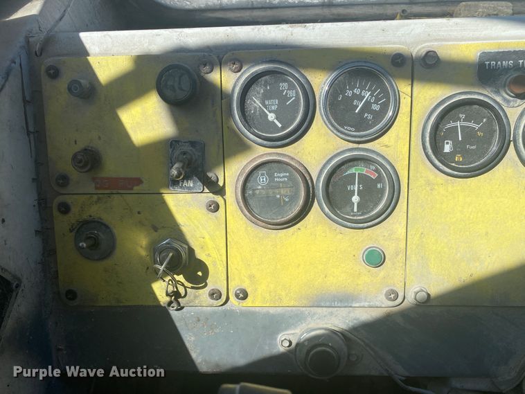 image for item DM3999 1985 Ottawa 30  yard truck