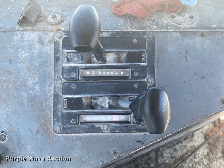 image for item DM3999 1985 Ottawa 30  yard truck