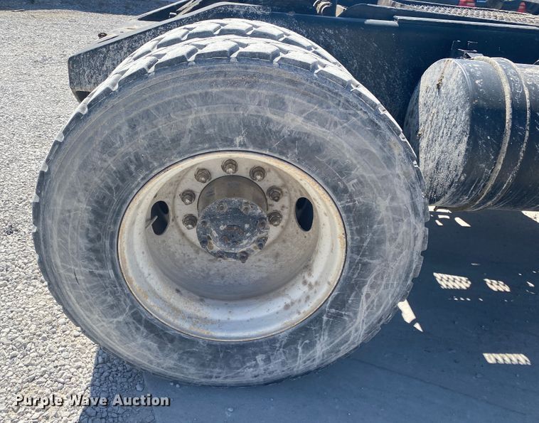 image for item DM3999 1985 Ottawa 30  yard truck