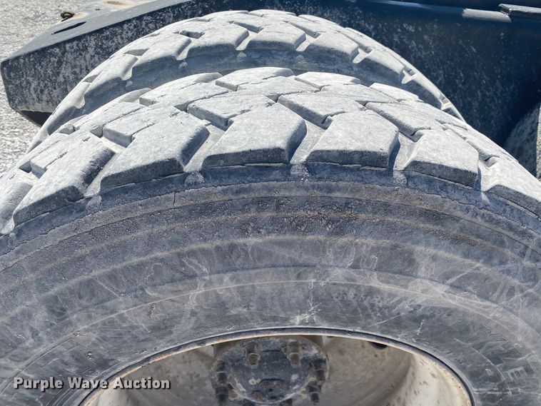 image for item DM3999 1985 Ottawa 30  yard truck