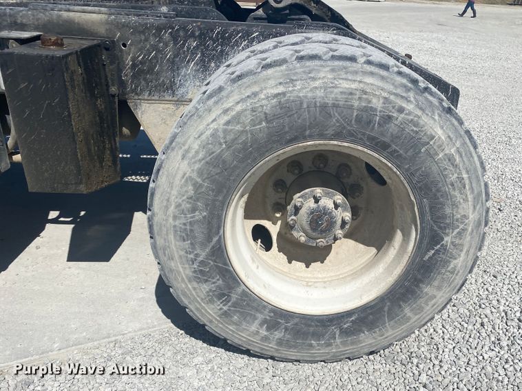 image for item DM3999 1985 Ottawa 30  yard truck