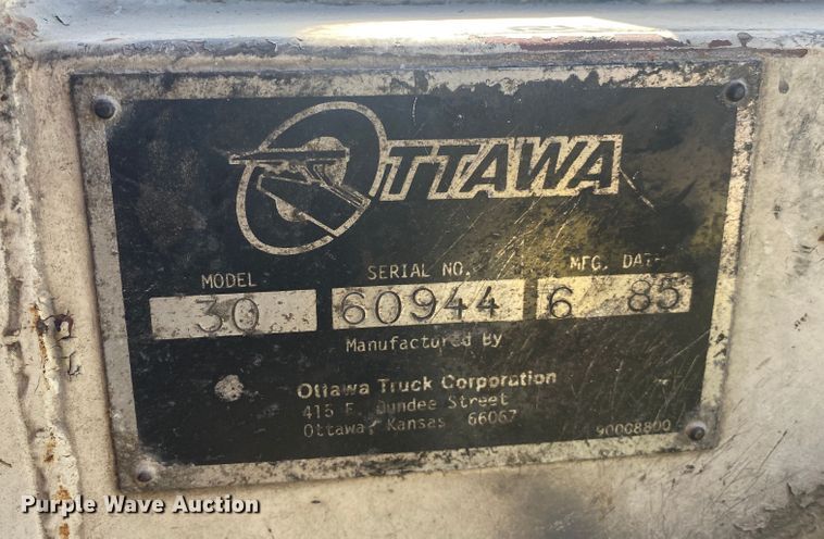 image for item DM3999 1985 Ottawa 30  yard truck