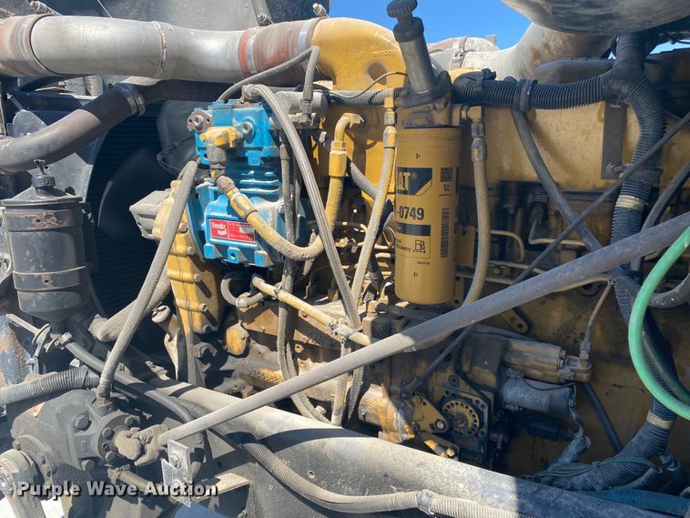 image for item DM4000 1990 International 9400  vacuum truck